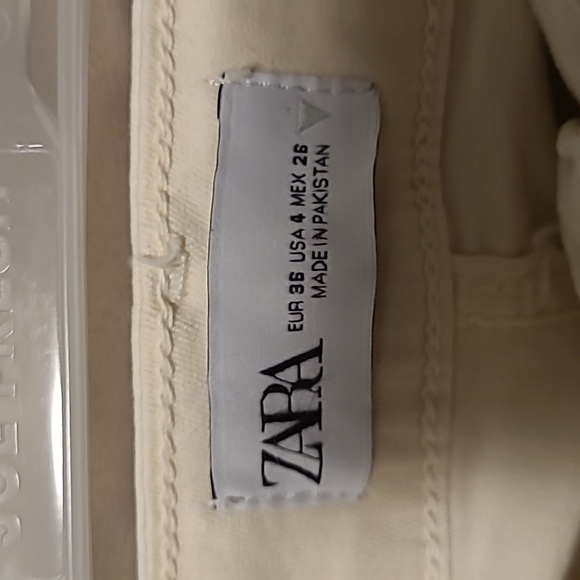 3/$27 Zara off white skinny jeans - Picture 5 of 5